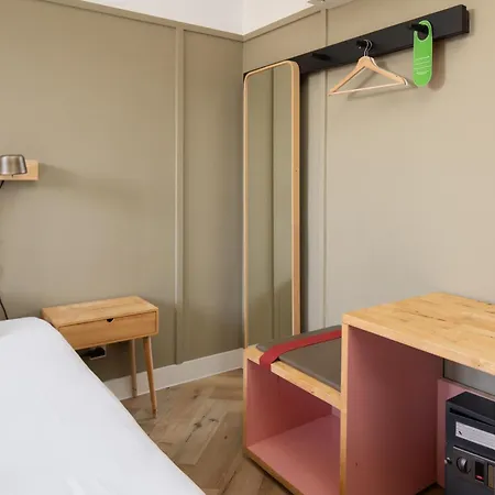 Light Hotel